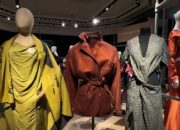 Pakaian dan juga perhiasan mendiang Vivienne Westwood dilelang