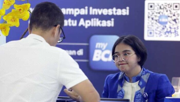 Periksa Petunjuk Tukar Valas lalu Derajat Kurs Dollar-Rupiah dalam BCA pada Hari Senin (8/7)