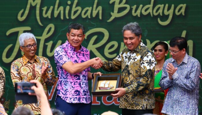 Berlabuhnya KRI Dewaruci tanda eratnya hubungan Indonesia-Malaysia