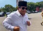 Gaya Silat juga Lari Kecil Prabowo Usai Pulih Pascaoperasi